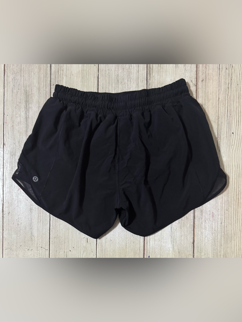 Lululemon Black Hotty Hot Shorts Size 6 low rise 4” inseam